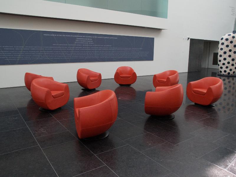 Richmond, Virginia (VA): Virginia Museum of Fine Arts: atrium seating (2005-2010, Rick Mather and SMBW)