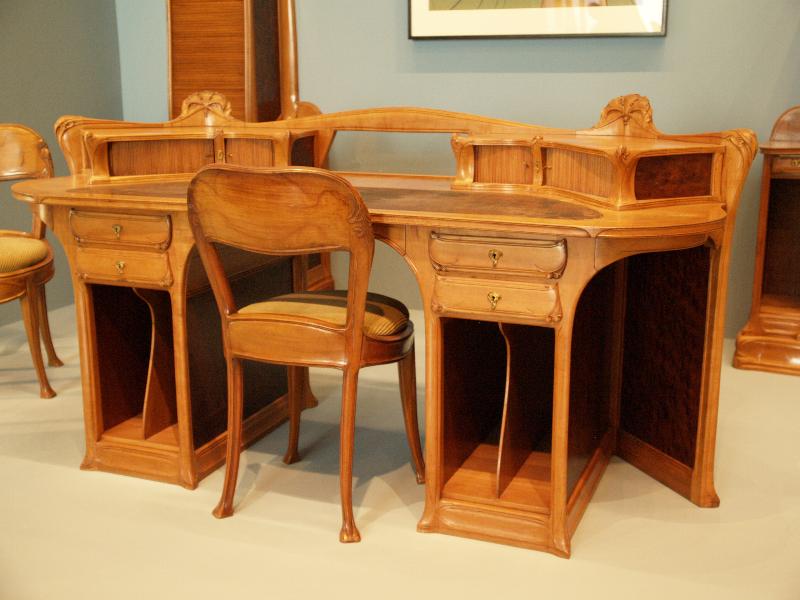 Richmond, Virginia (VA): Virginia Museum of Fine Arts: desk (1909, Hector Guimard)