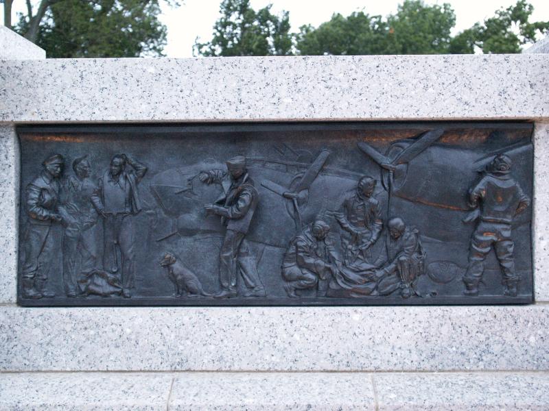 Washington, DC: World War II Memorial: bas reliefs (2001-2004, sculptor Raymond Kaskey, design architect Friedrich St. Florian)