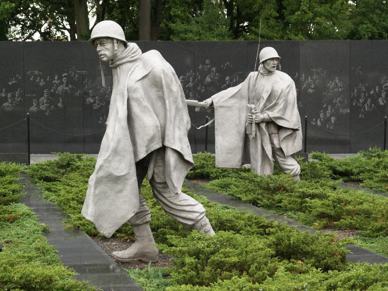 Washington, DC: Korean War Veterans Memorial: soldiers in front of wall (1995, soliders Frank Gaylord, wall Louis Nelson)