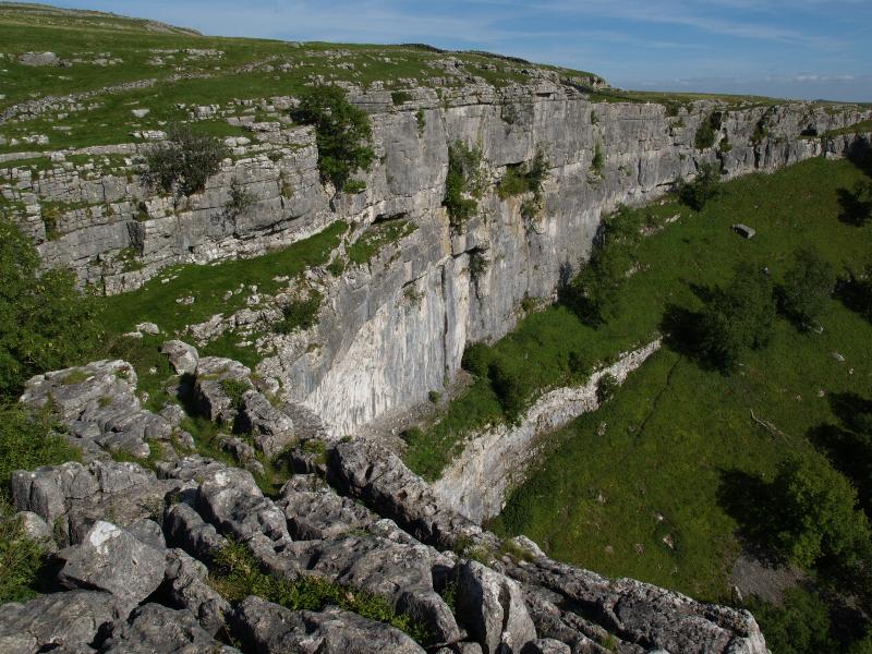 Malham, England: Malham Cove: view on top