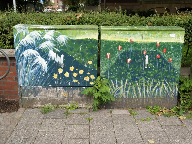 Munster, Germany: Von-Vincke-Strasse: garden scene on utility box