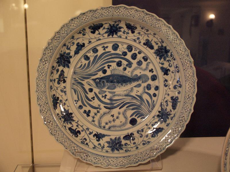 London, England: British Museum: serving dish with fish among waterweeds (Jingdezhen, China, Yuan dynasty, about 1320-1350)
