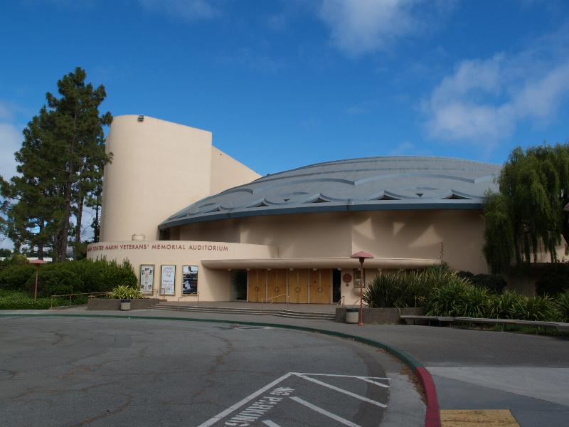 San Rafael, California (CA): Marin Veterans' Memorial Auditorium: view (1971, Taliesin Associated Architects)