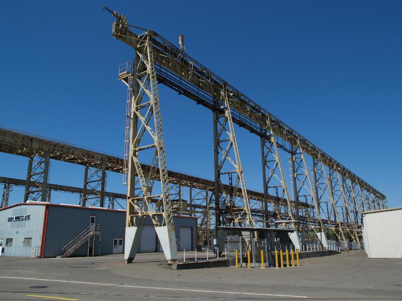 Mare Island, California (CA): Naval Base, Nimitz Avenue: disused support structures