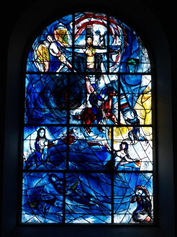 Tudeley, England: All Saints' Church: Crucifixion window (installed 1967-1985, Marc Chagall)