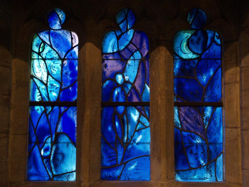 Tudeley, England: All Saints' Church: north side aisle window 2 (installed 1967-1985, Marc Chagall)