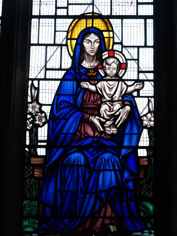 Willingham, England: St Mary and All Saints Church: Madonna and Child (c1972, G. Maile Studios)