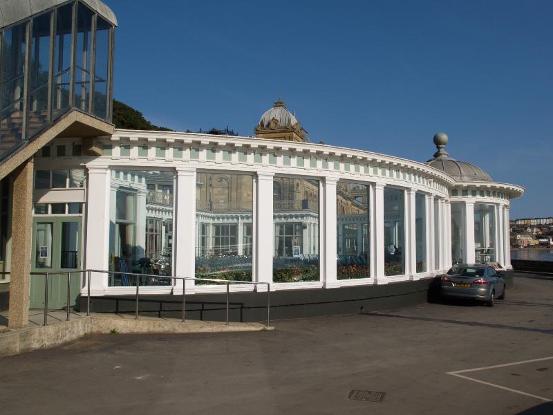 Scarborough, England: Spa: Sun Court and bandstand, facade (1914-1918, Thomas Edwin Cooper)