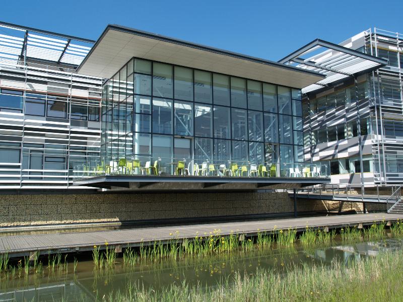 Cambridge, England: JJ Thomson Avenue: Cafe Atrium, terrace (2008-2010, Wilkinson Eyre Architects, SMC Covell Matthews)