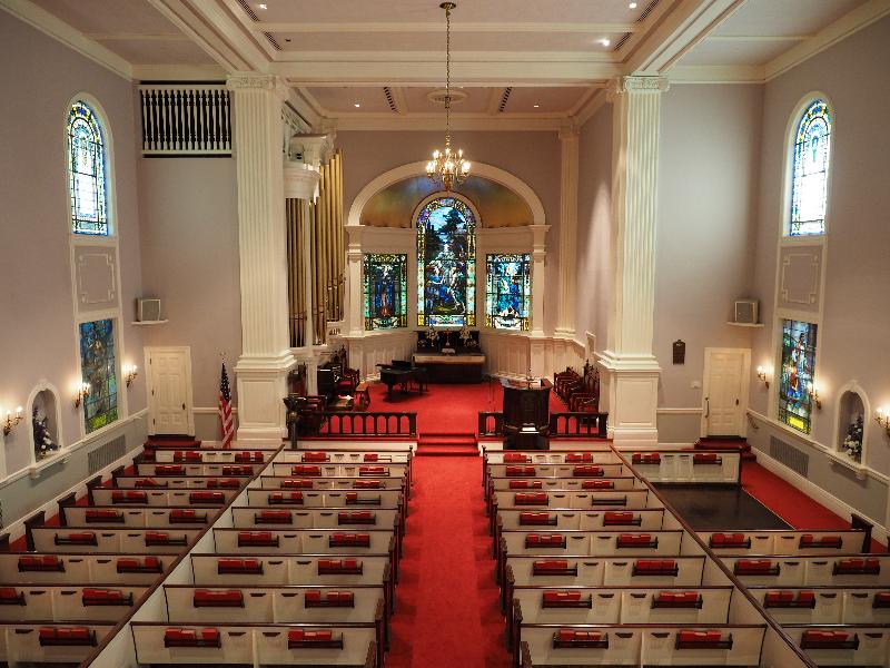 Utica, New York (NY): Tompkins Memorial Chapel (Masonic Care Community): view down nave