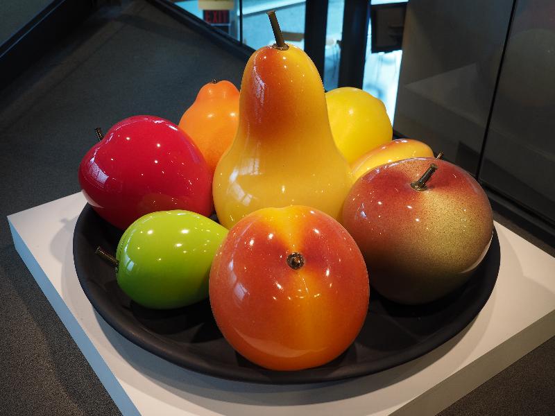 Corning, New York (NY): Corning Museum of Glass: Still Life with Two Plums (2000, Flora C. Mace and Joey Kirkpatrick)