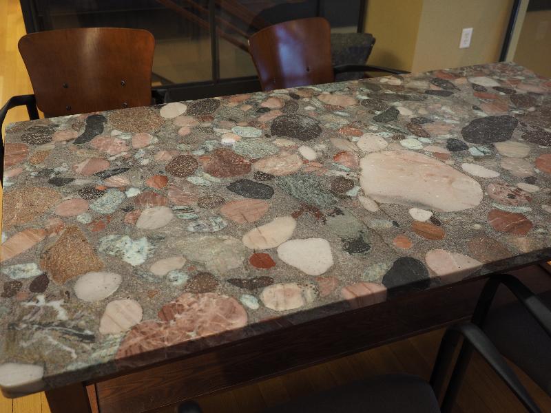 Amherst, Massachusetts (MA): Amherst College: Beneski Museum of Natural History, stone table top