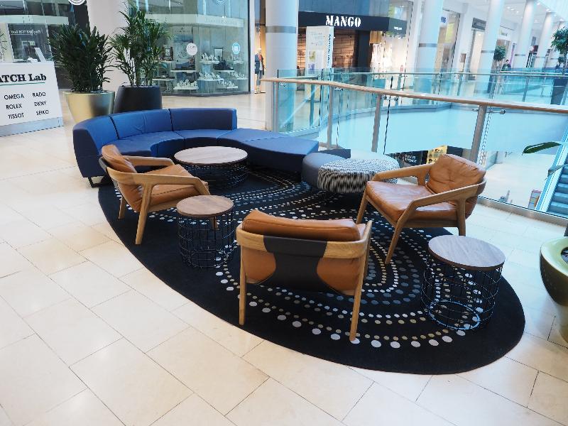 Leicester, England: Highcross Shopping Centre: seating