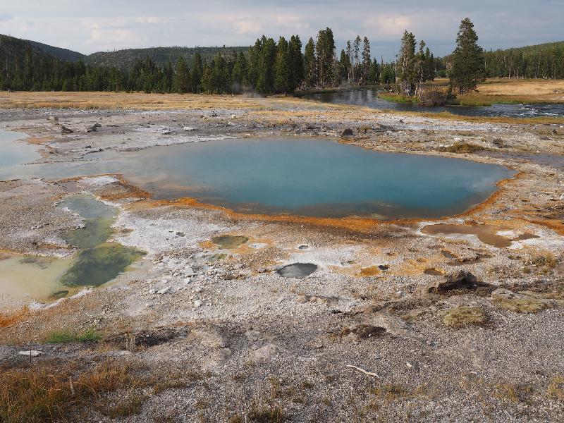 Yellowstone National Park, Wyoming (WY): Biscuit Basin: Black Opal Pool