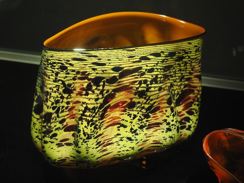 London, England: Kew Gardens: Burnt Coral Orange Macchia with Lava Lip Wrap (1982, Dale Chihuly)