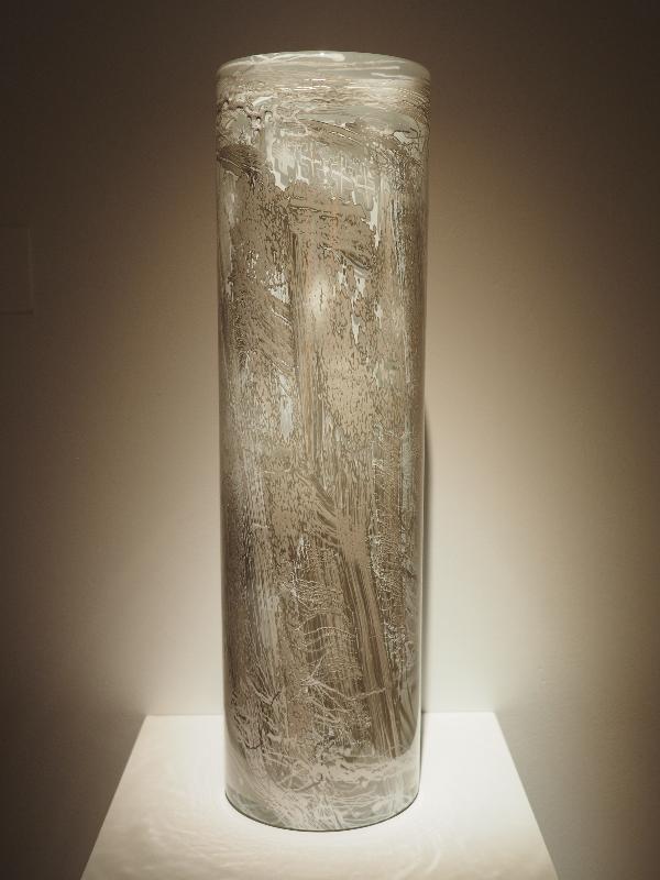 London, England: Kew Gardens: White Cylinder (2011, Dale Chihuly)