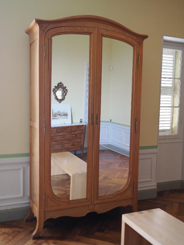 Cagnes-sur-Mer, France: Musee Renoir: wardrobe