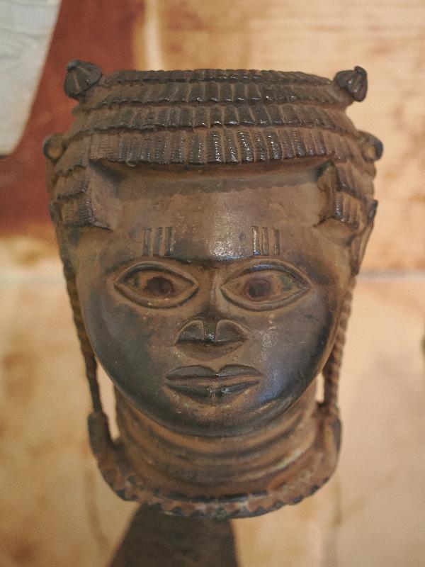 Cambridge, England: Museum of Archaeology and Anthropology: head (Benin bronze)