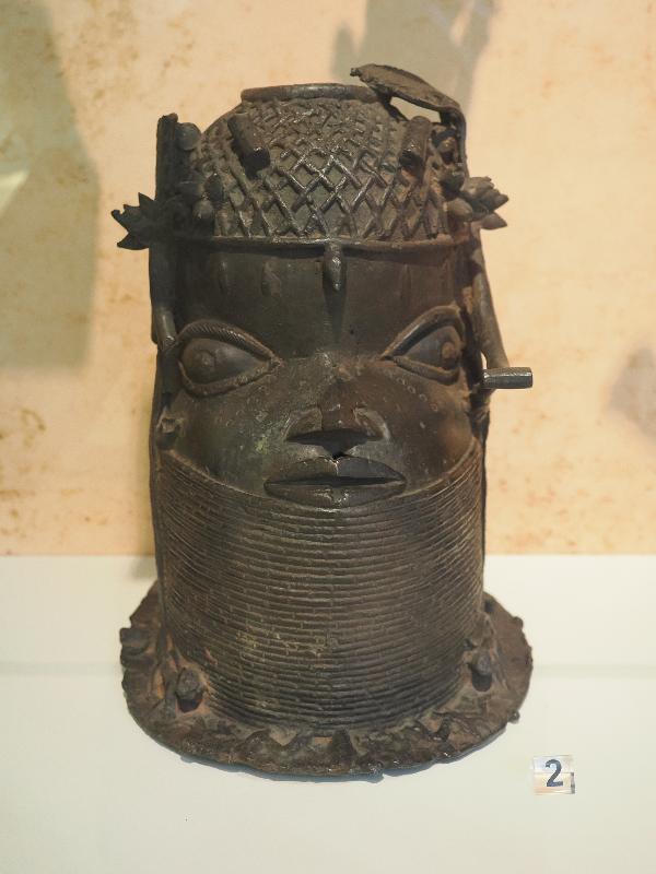 Cambridge, England: Museum of Archaeology and Anthropology: Commemorative Head of a King (Benin bronze)