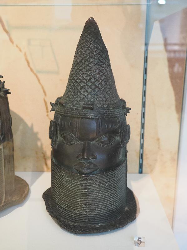 Cambridge, England: Museum of Archaeology and Anthropology: Commemorative Head of a Queen Mother (Benin bronze)