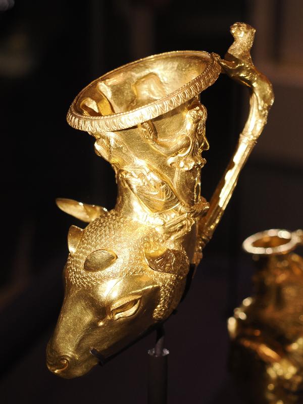 London, England: British Museum: Gold ram rhyton (about 350-275 BC, Panagyurishte, Bulgaria)