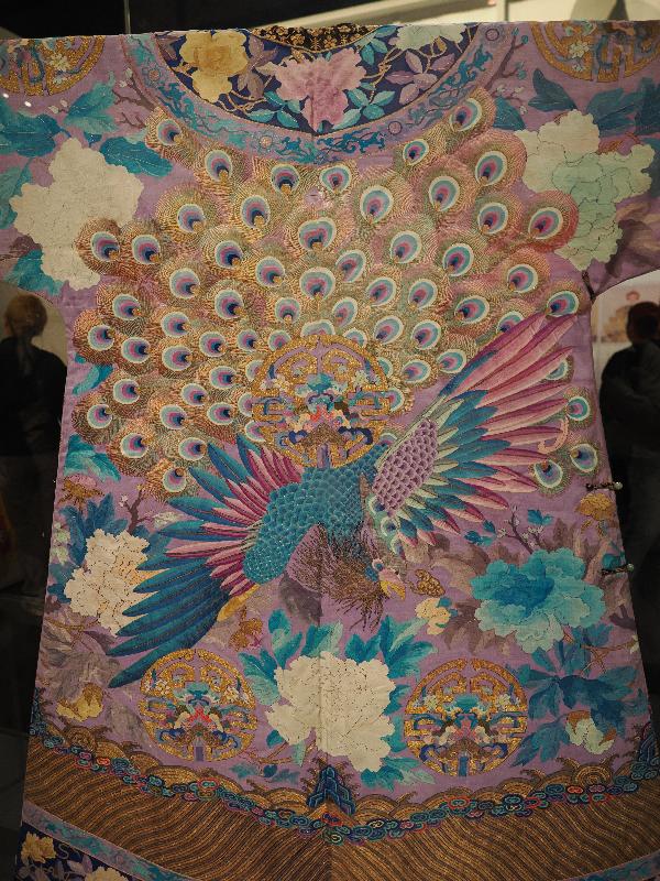 London, England: British Museum: Robe, back, kesi with embroidery (about 1880-1908, Imperial workshops: Nanjing, Suzhou or Hangzhou, made for Empress Dowager Cixi)