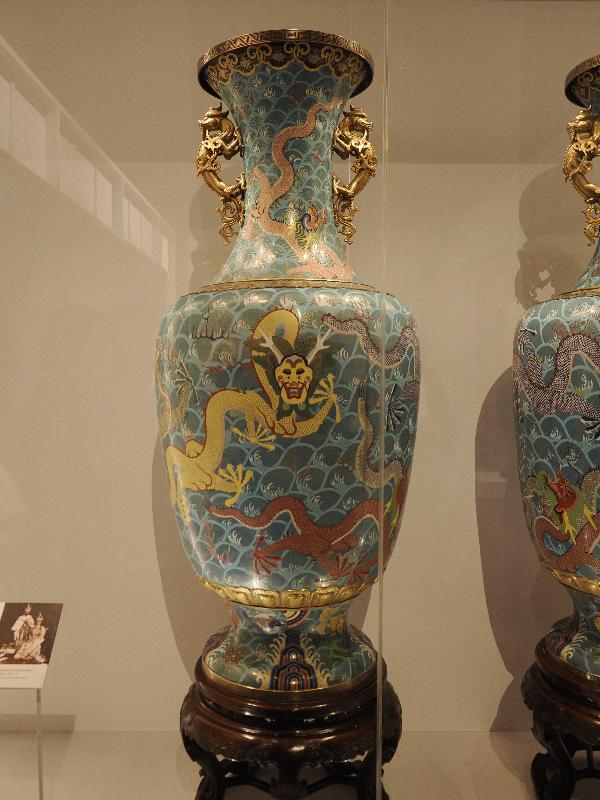 London, England: British Museum: Royal vase (cloisonne enamel on copper, 1908-1911, Beijing)