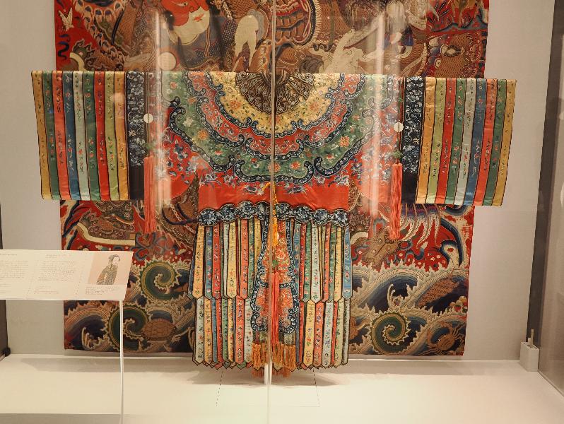 London, England: British Museum: Opera costume for the role of a princess (silk, satin and embroidery, 1870-1900, China)