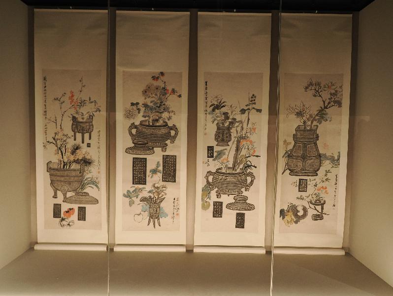 London, England: British Museum: Bronze vessels and flowers (hanging scrolls, 1872, artists Zhu Cheng and Ren Xun, Shanghai)
