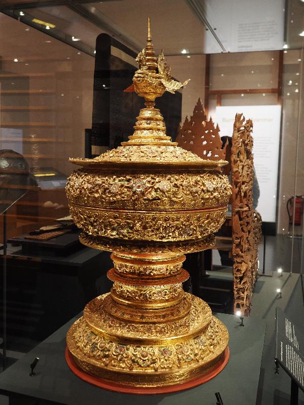 London, England: British Museum: lacquer offering vessel (ca. 1860-1890, possibly Mandalay)