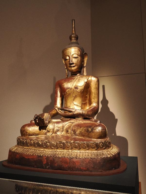 London, England: British Museum: seated Buddha image (ca. 1790-1824, central or lower Myanmar)