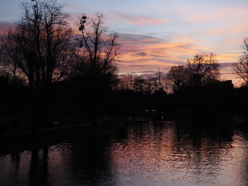 Cambridge, England: Jesus Lock: sunset