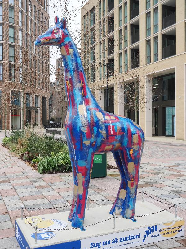 Cambridge, England: Station Place: Born to Stand Out (MrAsingh)