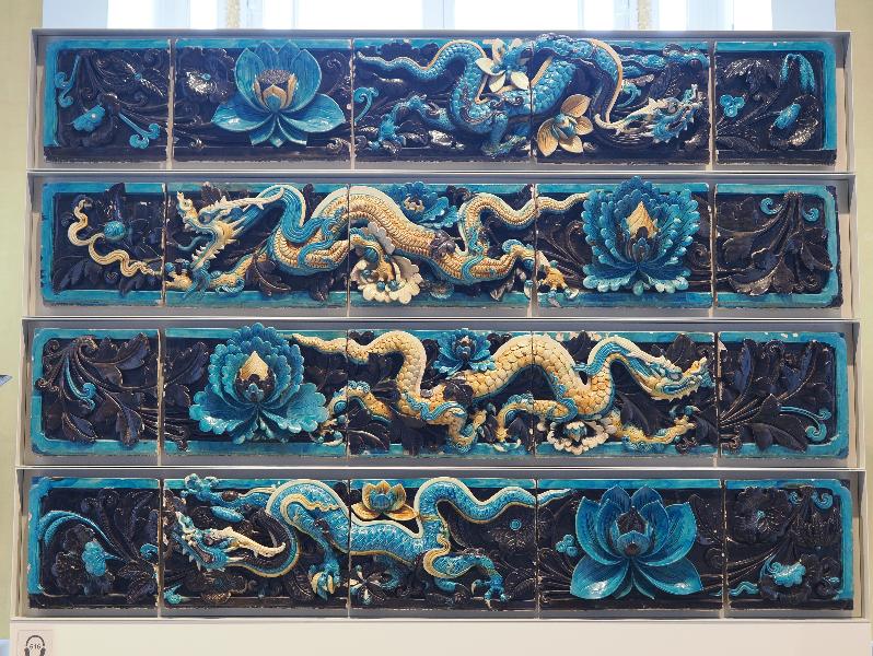 London, England: British Museum: glazed dragon tiles (about 1480-1580, Shanxi, China)