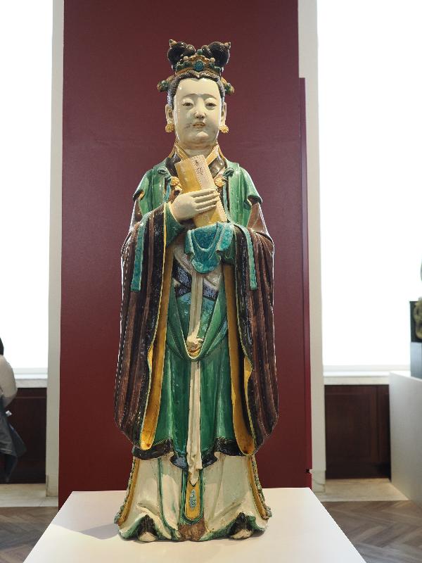 London, England: British Museum: figure of an assistant to the judge of hell (about 1522-1620, north China)