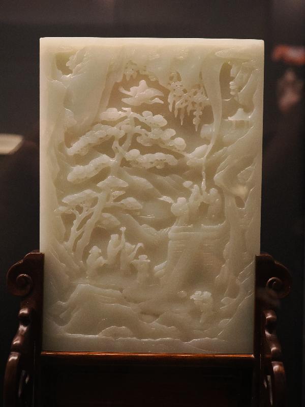 London, England: British Museum: jade table screen (1700-1800, China)