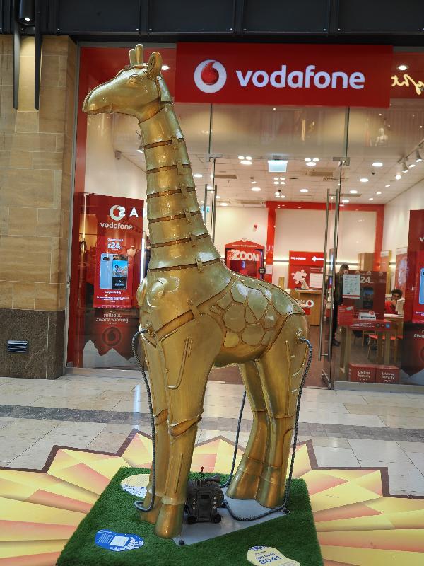 Cambridge, England: Grand Arcade: Metropogiraffolis (Dinky Doors)