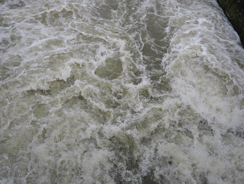 Cambridge, England: Cam: angry water at Jesus Lock