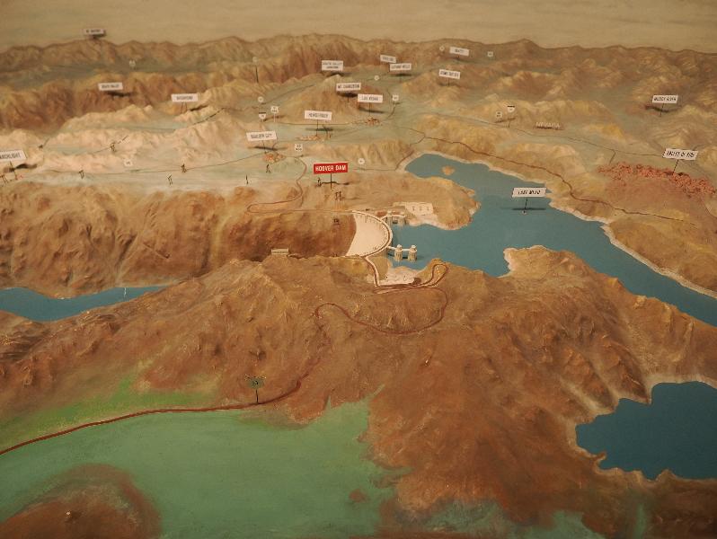 Hoover Dam, Nevada (NV) / Arizona (AZ): Hoover Dam Exhibits building: locale terrain model (1940s)