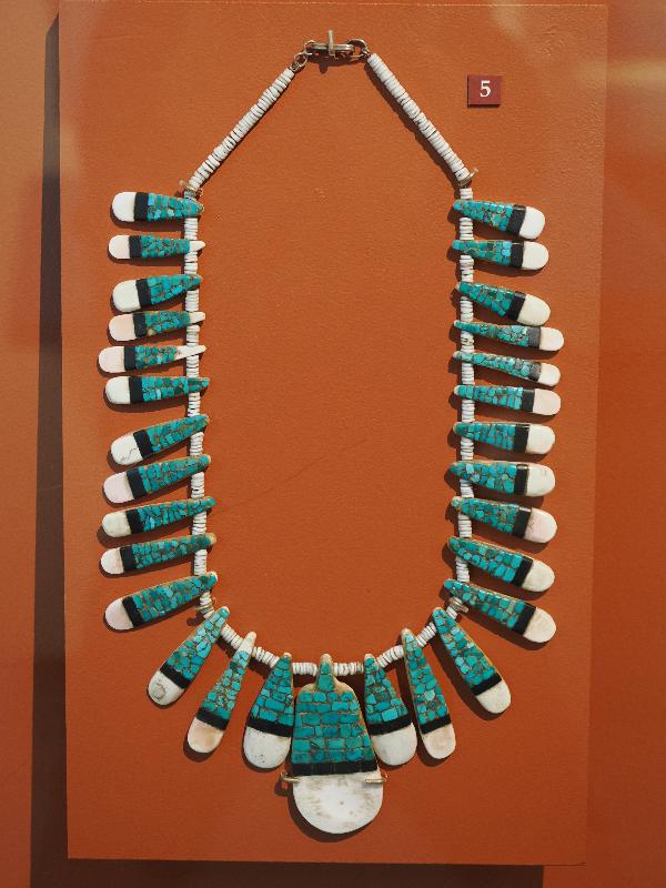 Flagstaff, Arizona (AZ): Museum of Northern Arizona: necklace (ca. 1900, Kewa / Santo Domingo Pueblo)