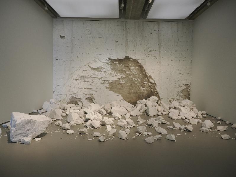 Eastbourne, England: Towner Eastbourne: Cliff Fall (2023, Emma Stibbon)