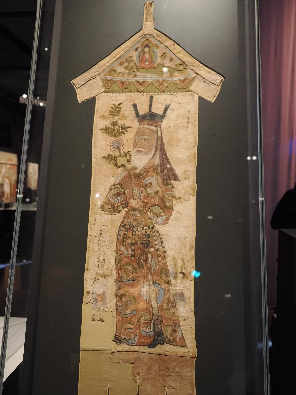 London, England: British Museum: funerary banner of a high-ranking Uyghur (AD 900s-1000s, Ruin Alpha, Kocho / Gaochang, near Turpan, China)