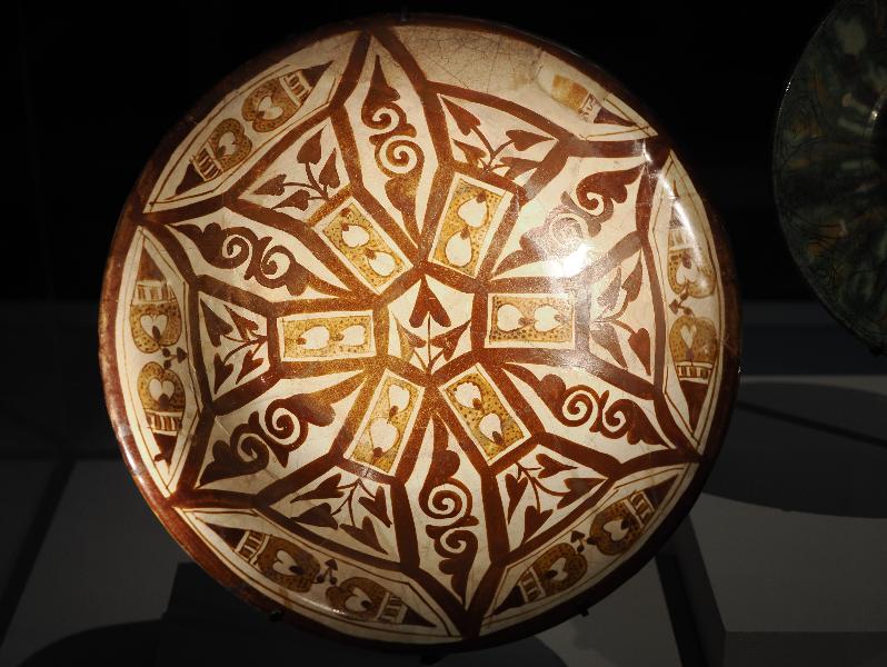London, England: British Museum: bowl with geometric decoration (AD 800s, Basra, Iraq)