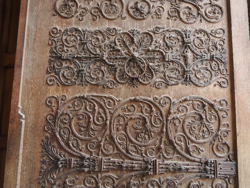 Paris, France: Notre-Dame Cathedral: decoration, right door