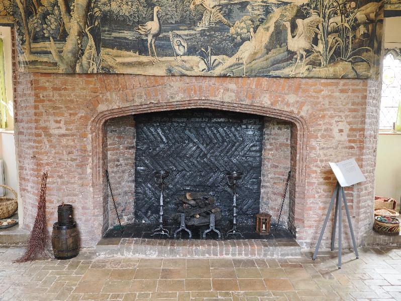 Oxburgh Estate, England: Oxburgh Hall, King's Room: fireplace