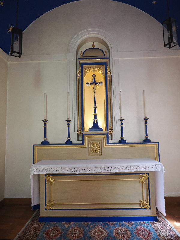 Cambridge, England: Little St Mary's Church: chapel altar