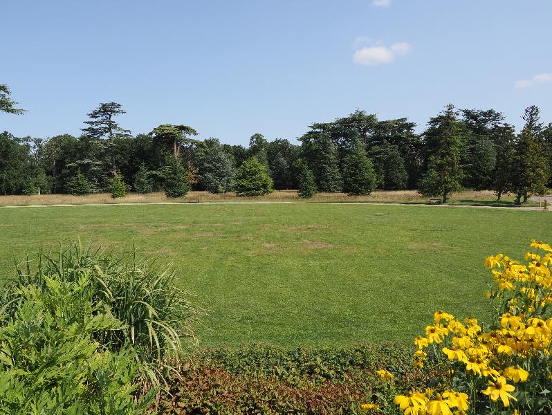 Ickworth, England: Ickworth House, garden: front garden