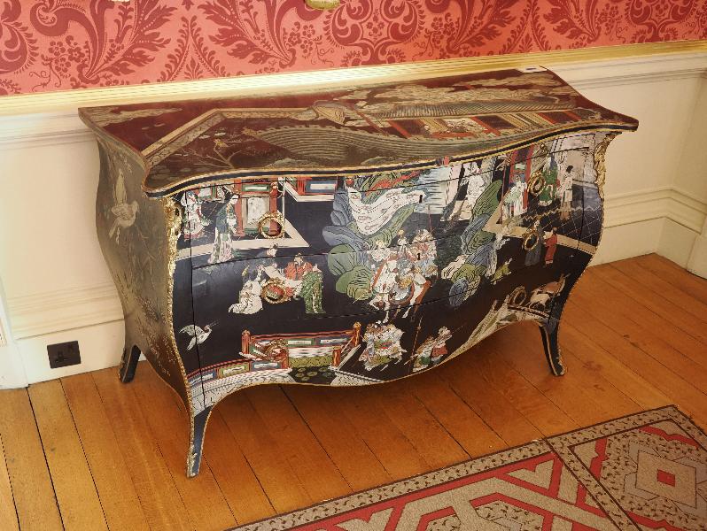 Ickworth, England: Ickworth House, Smoking Room: chest of drawers (English)