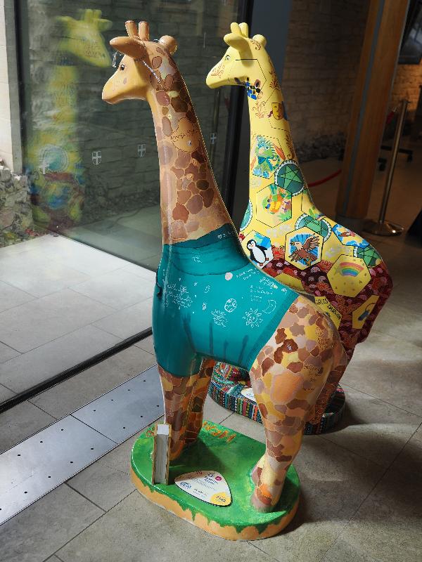 Norwich, England: Norwich Cathedral, The Hostry Entrance: Geoff the Giraffe (Heartwood Primary and Nursery School)